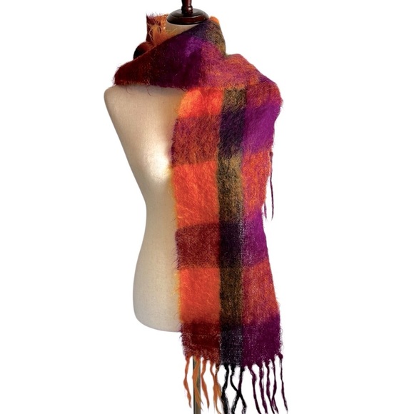 Carson Pirie Scott & Co.Plaid Scarf with Fringe Made In England mohair and wool - Picture 3 of 13
